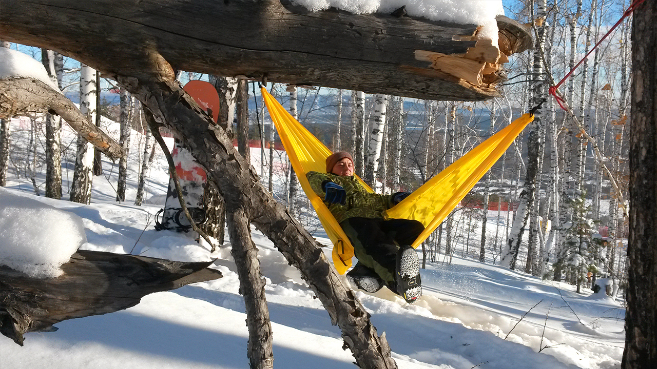 При клике увеличиваются